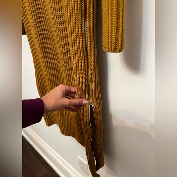 Authentique Lacoste mustard/ tan thick sweater dress NWT - Picture 4 of 8